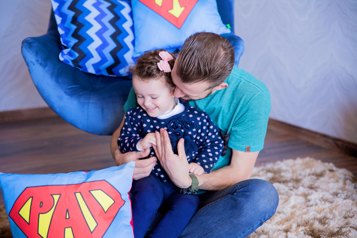 acompanhamento mensal de bebe caxias do sul figurino cenario tematico  personagem foto infantil serra gaucha fotografia familia mundo azul rosa ensaio fotografico crianca newborn baby menino menina smash the cake esmague o bolo banheira dia dos pais