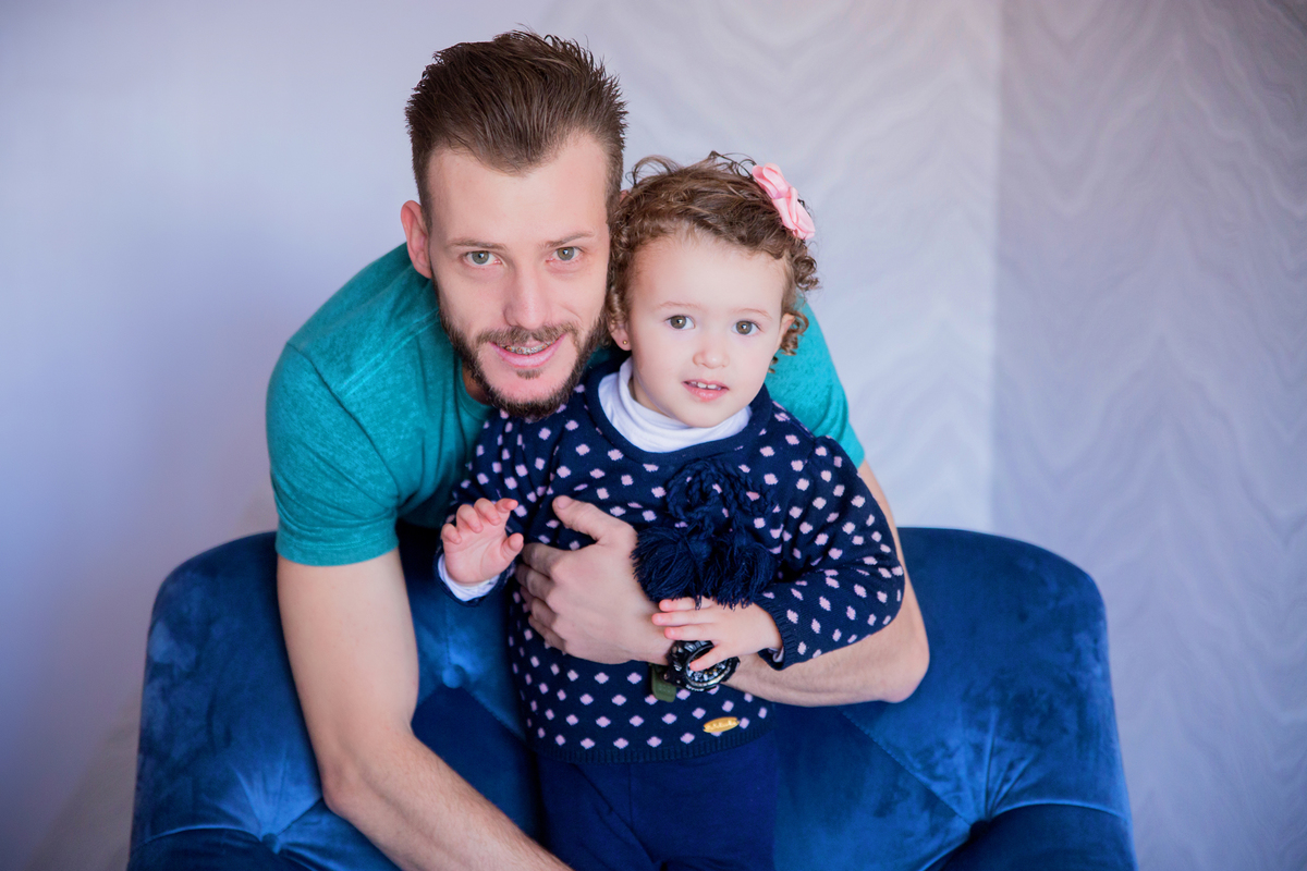 acompanhamento mensal de bebe caxias do sul figurino cenario tematico  personagem foto infantil serra gaucha fotografia familia mundo azul rosa ensaio fotografico crianca newborn baby menino menina smash the cake esmague o bolo banheira dia dos pais