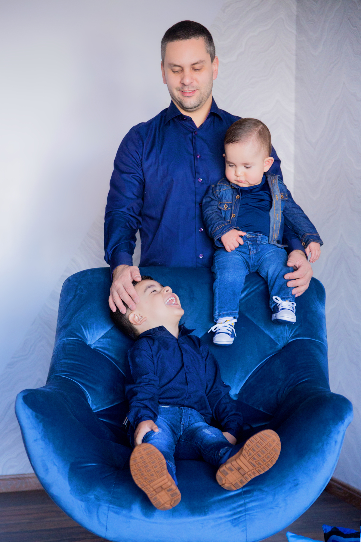 acompanhamento mensal de bebe caxias do sul figurino cenario tematico  personagem foto infantil serra gaucha fotografia familia mundo azul rosa ensaio fotografico crianca newborn baby menino menina smash the cake esmague o bolo banheira dia dos pais