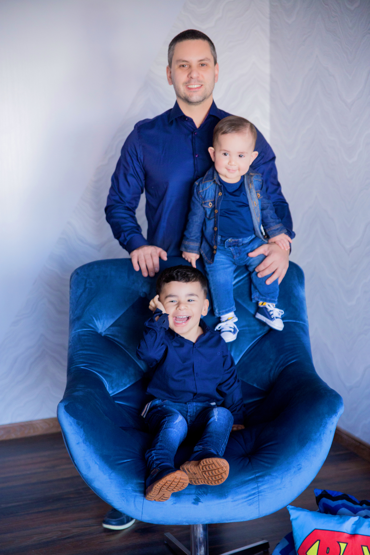 acompanhamento mensal de bebe caxias do sul figurino cenario tematico  personagem foto infantil serra gaucha fotografia familia mundo azul rosa ensaio fotografico crianca newborn baby menino menina smash the cake esmague o bolo banheira dia dos pais