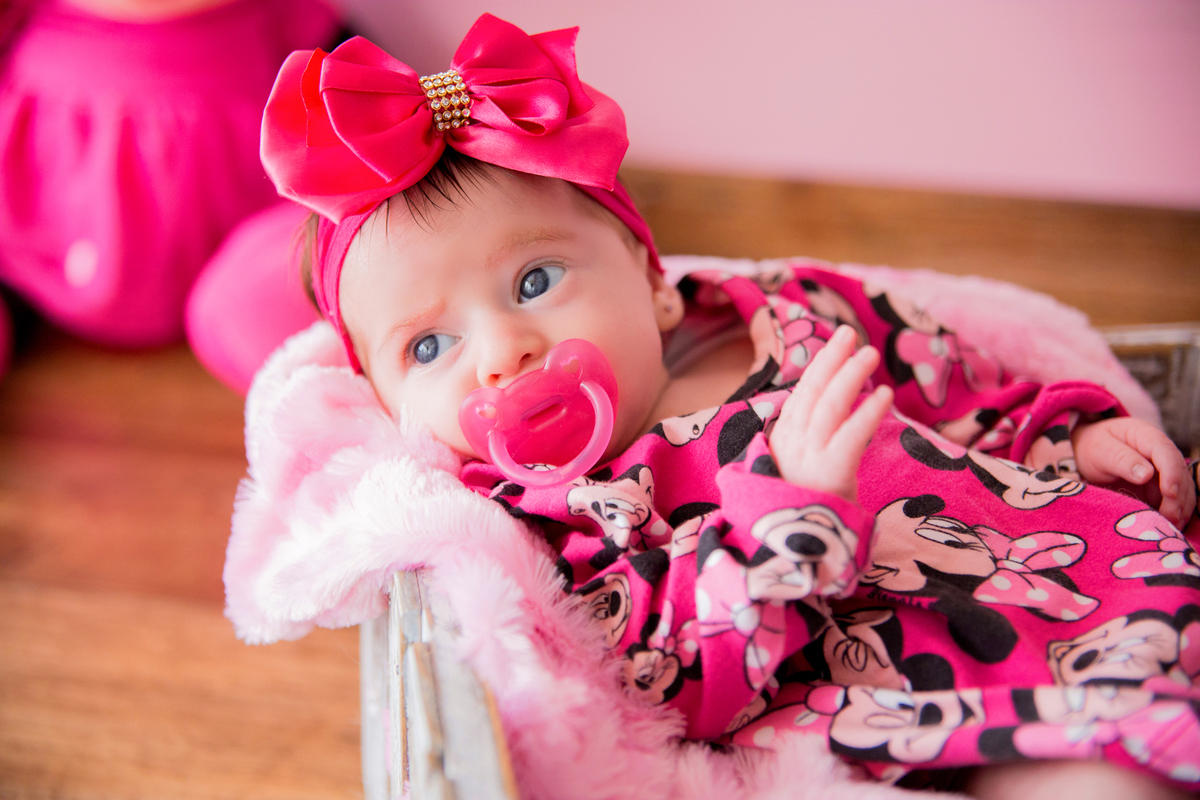 acompanhamento mensal de bebe caxias do sul figurino cenario tematico  personagem foto infantil serra gaucha fotografia familia mundo azul rosa ensaio fotografico crianca newborn baby menino menina smash the cake esmague o bolo banheira minnie rosa