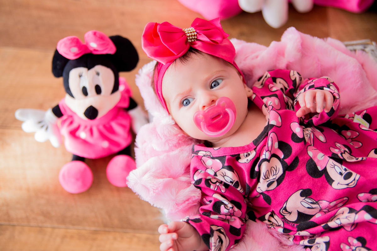 acompanhamento mensal de bebe caxias do sul figurino cenario tematico  personagem foto infantil serra gaucha fotografia familia mundo azul rosa ensaio fotografico crianca newborn baby menino menina smash the cake esmague o bolo banheira minnie rosa