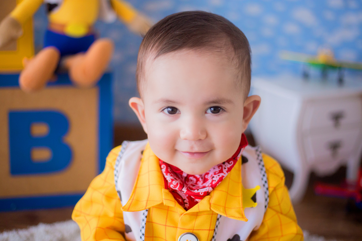 acompanhamento mensal de bebe caxias do sul figurino cenario tematico  personagem foto infantil serra gaucha fotografia familia mundo azul rosa ensaio fotografico crianca newborn baby menino menina smash the cake esmague o bolo banheira toy story