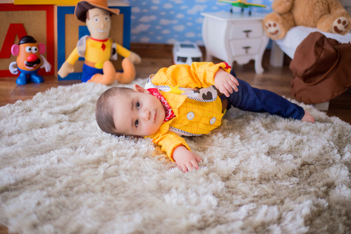 acompanhamento mensal de bebe caxias do sul figurino cenario tematico  personagem foto infantil serra gaucha fotografia familia mundo azul rosa ensaio fotografico crianca newborn baby menino menina smash the cake esmague o bolo banheira toy story