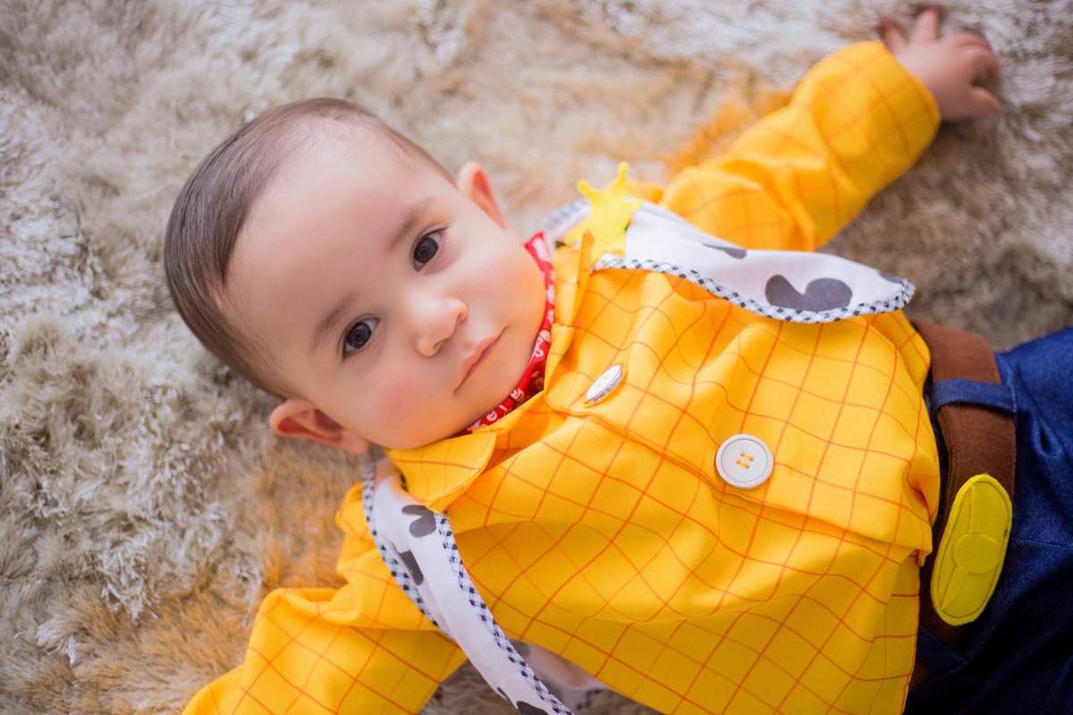 acompanhamento mensal de bebe caxias do sul figurino cenario tematico  personagem foto infantil serra gaucha fotografia familia mundo azul rosa ensaio fotografico crianca newborn baby menino menina smash the cake esmague o bolo banheira toy story