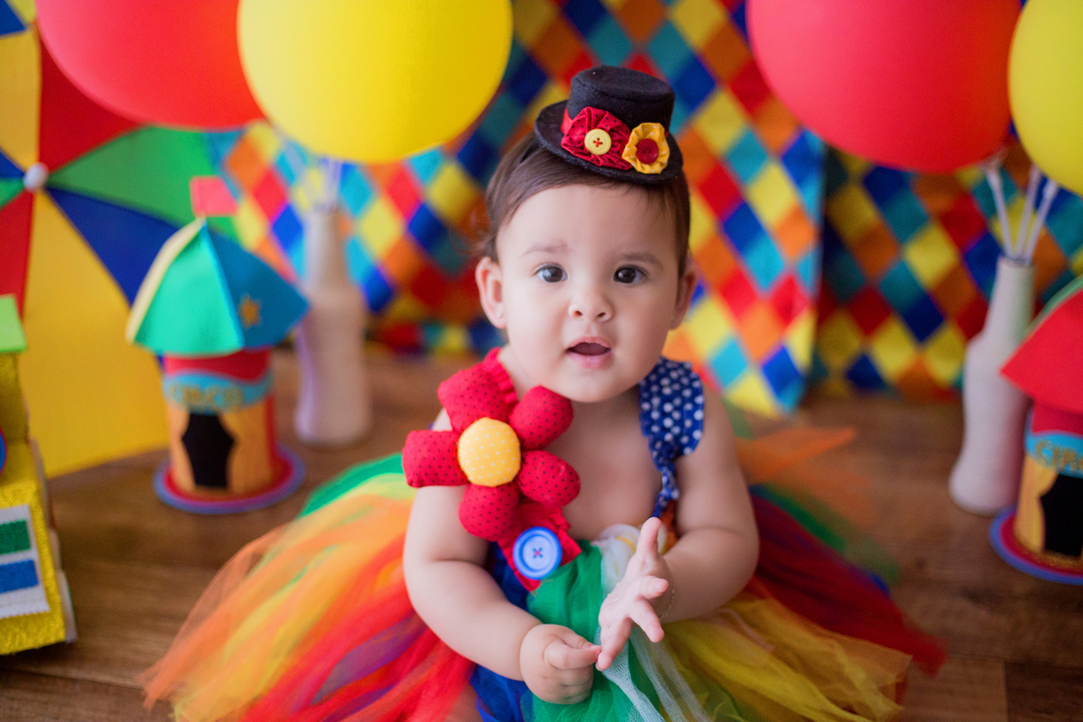 acompanhamento mensal de bebe caxias do sul figurino cenario tematico  personagem foto infantil serra gaucha fotografia familia mundo azul rosa ensaio fotografico crianca newborn baby menino menina smash the cake esmague o bolo banheira circo palhaço