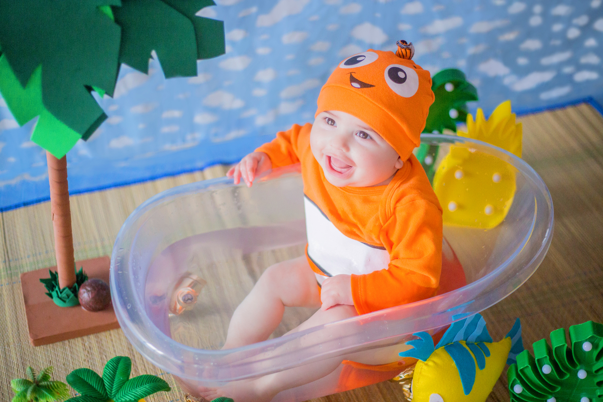 acompanhamento mensal de bebe caxias do sul figurino cenario tematico  personagem foto infantil serra gaucha fotografia familia mundo azul rosa ensaio fotografico crianca newborn baby menino menina smash the cake esmague o bolo banheira procurando nemo