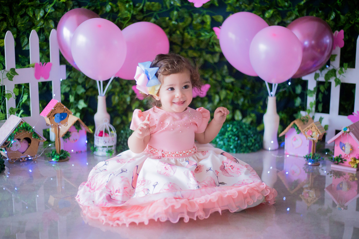 acompanhamento mensal de bebe caxias do sul figurino cenario tematico  personagem foto infantil serra gaucha fotografia familia mundo azul rosa ensaio fotografico crianca newborn baby menino menina smash the cake esmague o bolo banheira jardim encantado