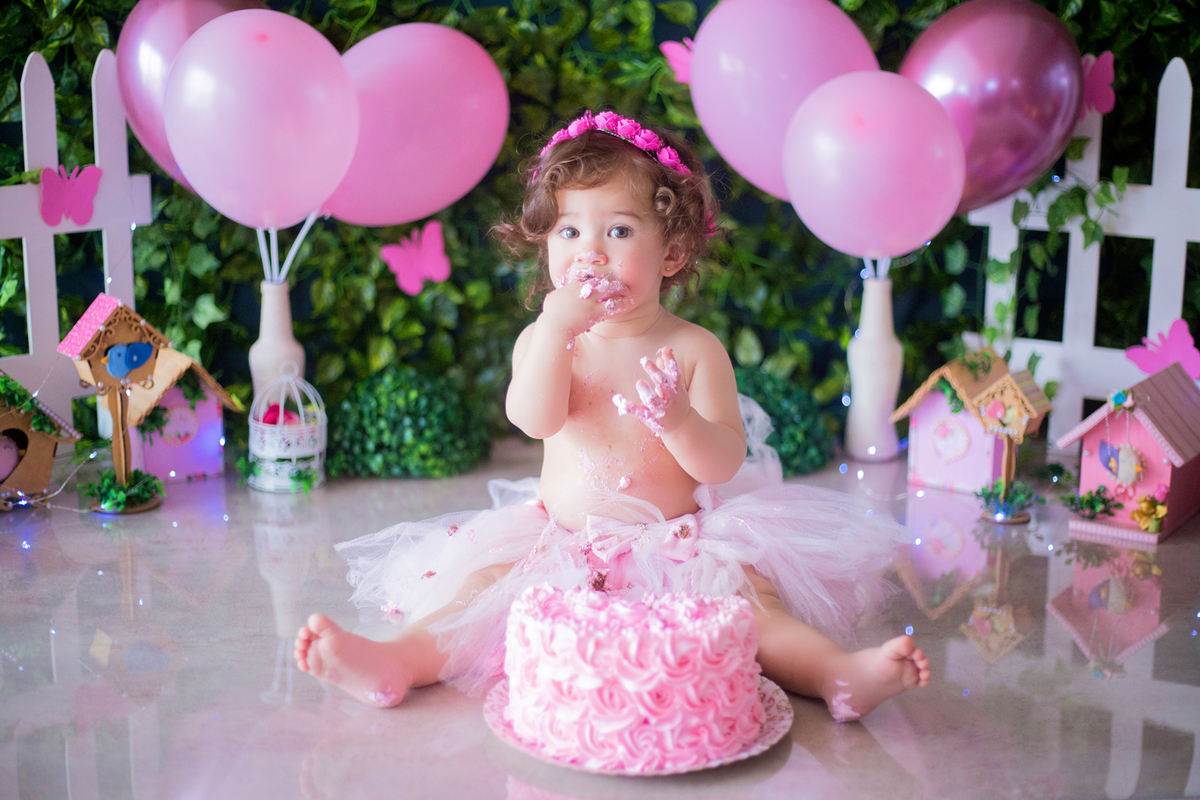 acompanhamento mensal de bebe caxias do sul figurino cenario tematico  personagem foto infantil serra gaucha fotografia familia mundo azul rosa ensaio fotografico crianca newborn baby menino menina smash the cake esmague o bolo banheira jardim encantado