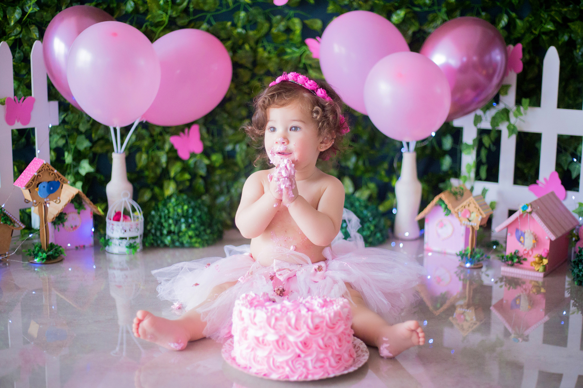 acompanhamento mensal de bebe caxias do sul figurino cenario tematico  personagem foto infantil serra gaucha fotografia familia mundo azul rosa ensaio fotografico crianca newborn baby menino menina smash the cake esmague o bolo banheira jardim encantado