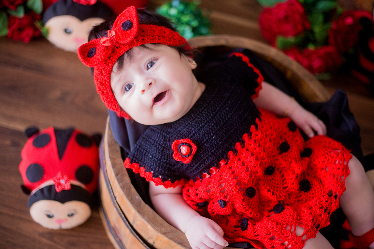 acompanhamento mensal de bebe caxias do sul figurino cenario tematico  personagem foto infantil serra gaucha fotografia familia mundo azul rosa ensaio fotografico crianca newborn baby menino menina smash the cake esmague o bolo banheira jardim encantado