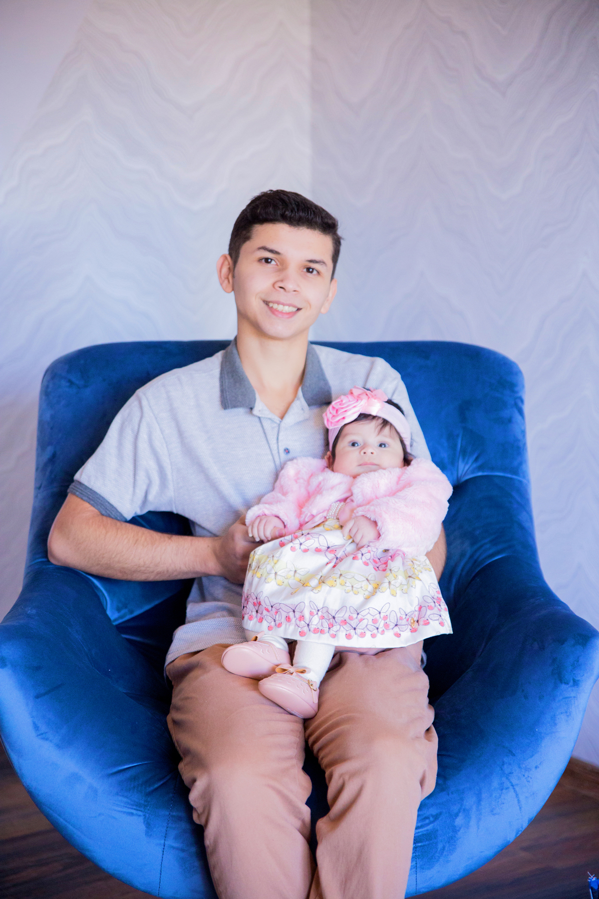 acompanhamento mensal de bebe caxias do sul figurino cenario tematico  personagem foto infantil serra gaucha fotografia familia mundo azul rosa ensaio fotografico crianca newborn baby menino menina smash the cake esmague o bolo banheira dia dos pais