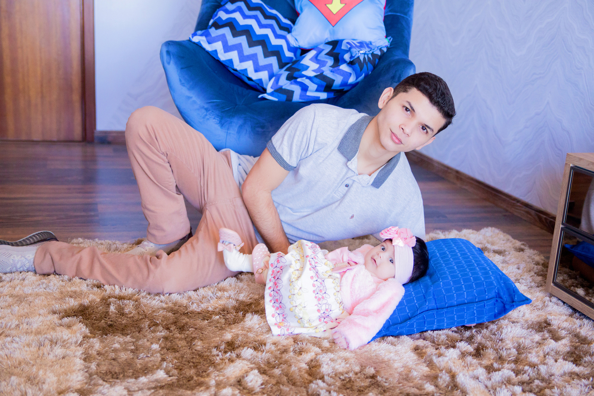 acompanhamento mensal de bebe caxias do sul figurino cenario tematico  personagem foto infantil serra gaucha fotografia familia mundo azul rosa ensaio fotografico crianca newborn baby menino menina smash the cake esmague o bolo banheira dia dos pais