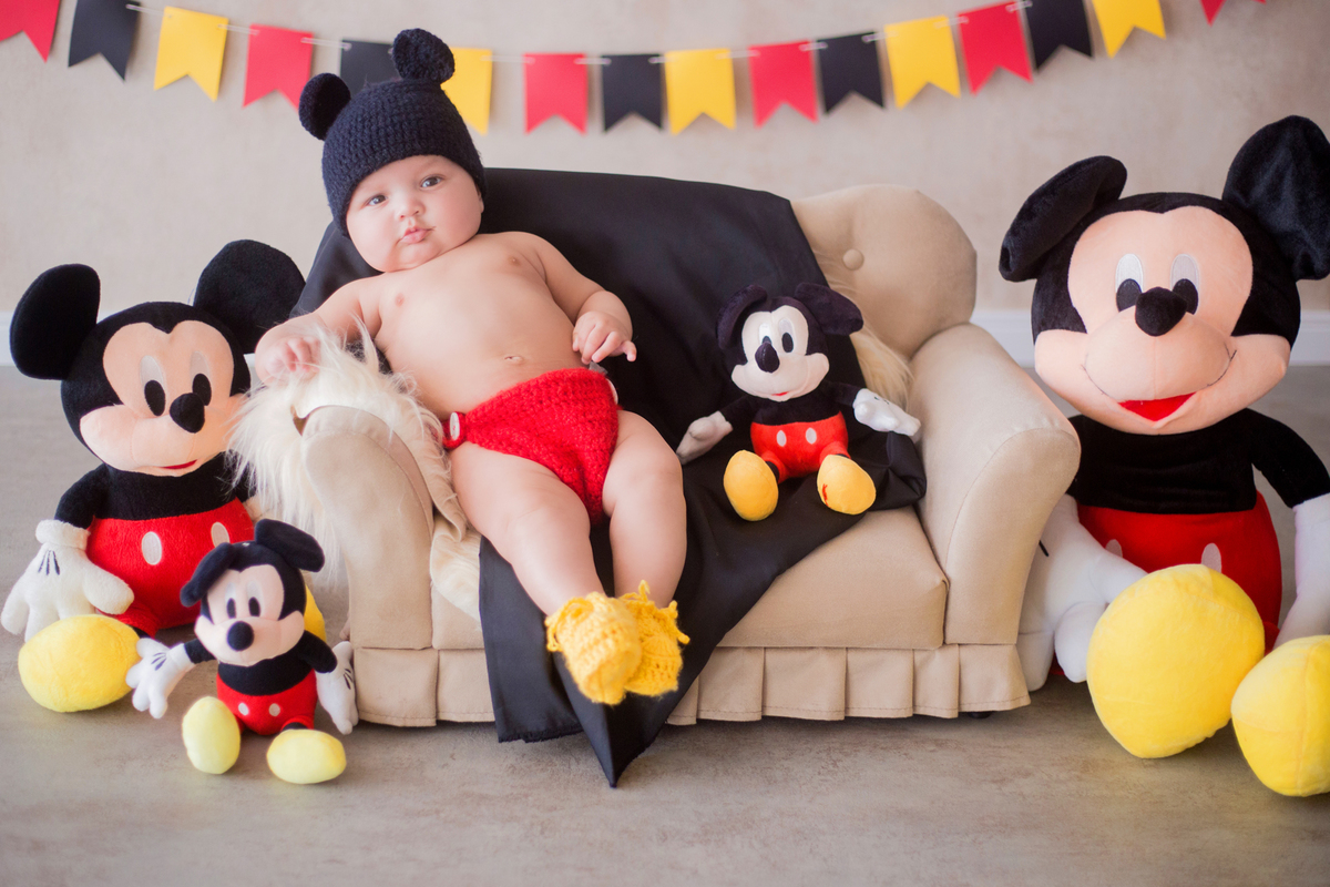 acompanhamento mensal de bebe caxias do sul figurino cenario tematico  personagem foto infantil serra gaucha fotografia familia mundo azul rosa ensaio fotografico crianca newborn baby menino menina smash the cake esmague o bolo banheira mickey