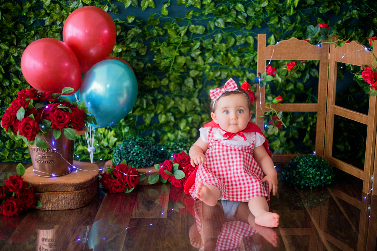 acompanhamento mensal de bebe caxias do sul figurino cenario tematico  personagem foto infantil serra gaucha fotografia familia mundo azul rosa ensaio fotografico crianca newborn baby menino menina smash the cake esmague o bolo banheira chapéuzinho vermel