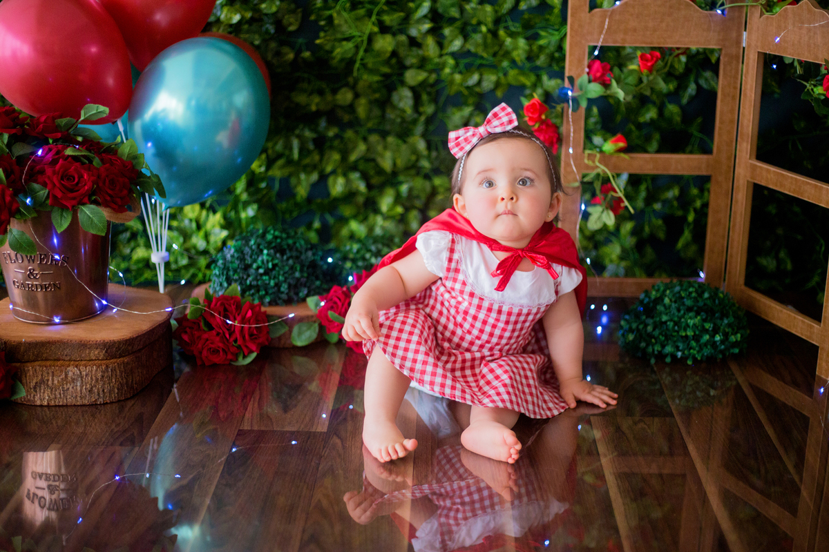 acompanhamento mensal de bebe caxias do sul figurino cenario tematico  personagem foto infantil serra gaucha fotografia familia mundo azul rosa ensaio fotografico crianca newborn baby menino menina smash the cake esmague o bolo banheira chapéuzinho vermel