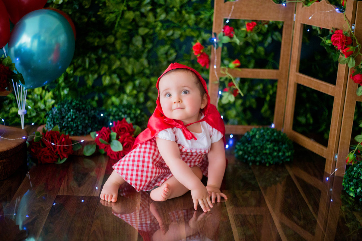 acompanhamento mensal de bebe caxias do sul figurino cenario tematico  personagem foto infantil serra gaucha fotografia familia mundo azul rosa ensaio fotografico crianca newborn baby menino menina smash the cake esmague o bolo banheira chapéuzinho vermel
