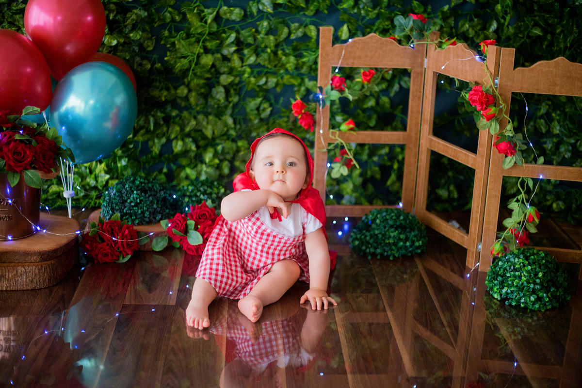 acompanhamento mensal de bebe caxias do sul figurino cenario tematico  personagem foto infantil serra gaucha fotografia familia mundo azul rosa ensaio fotografico crianca newborn baby menino menina smash the cake esmague o bolo banheira chapéuzinho vermel