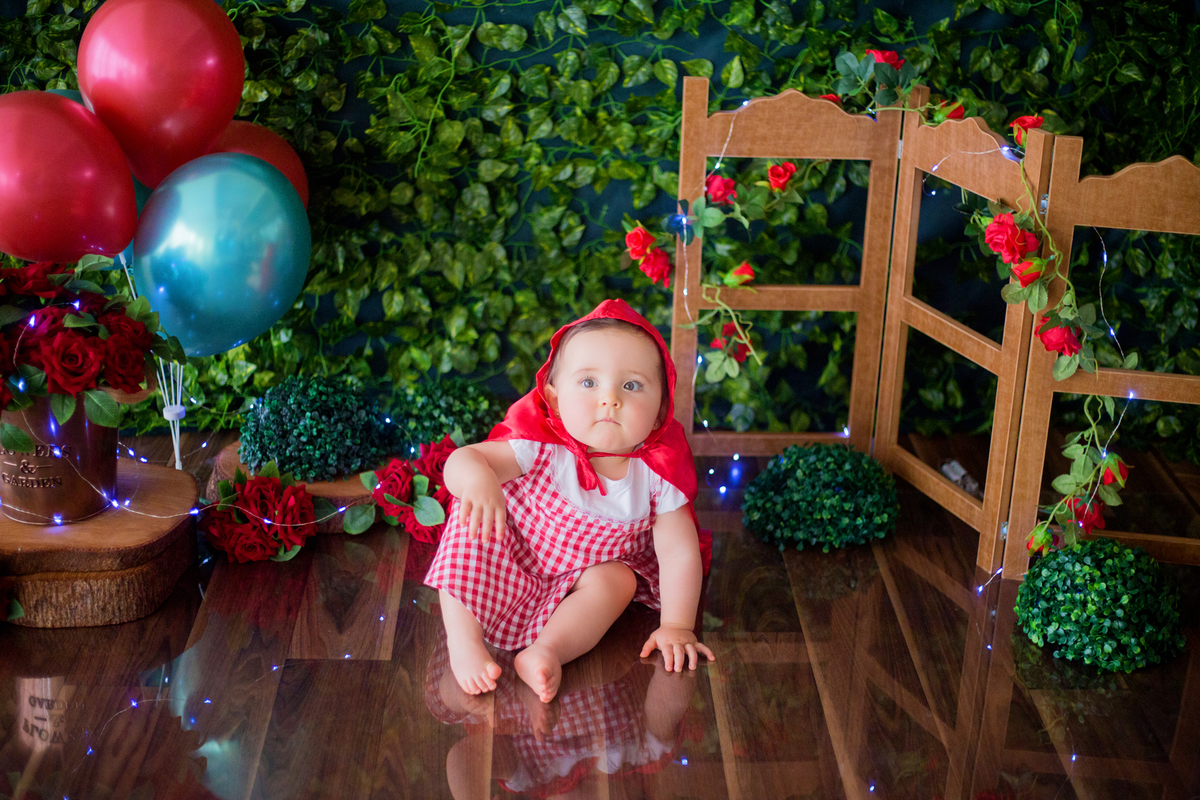 acompanhamento mensal de bebe caxias do sul figurino cenario tematico  personagem foto infantil serra gaucha fotografia familia mundo azul rosa ensaio fotografico crianca newborn baby menino menina smash the cake esmague o bolo banheira chapéuzinho vermel