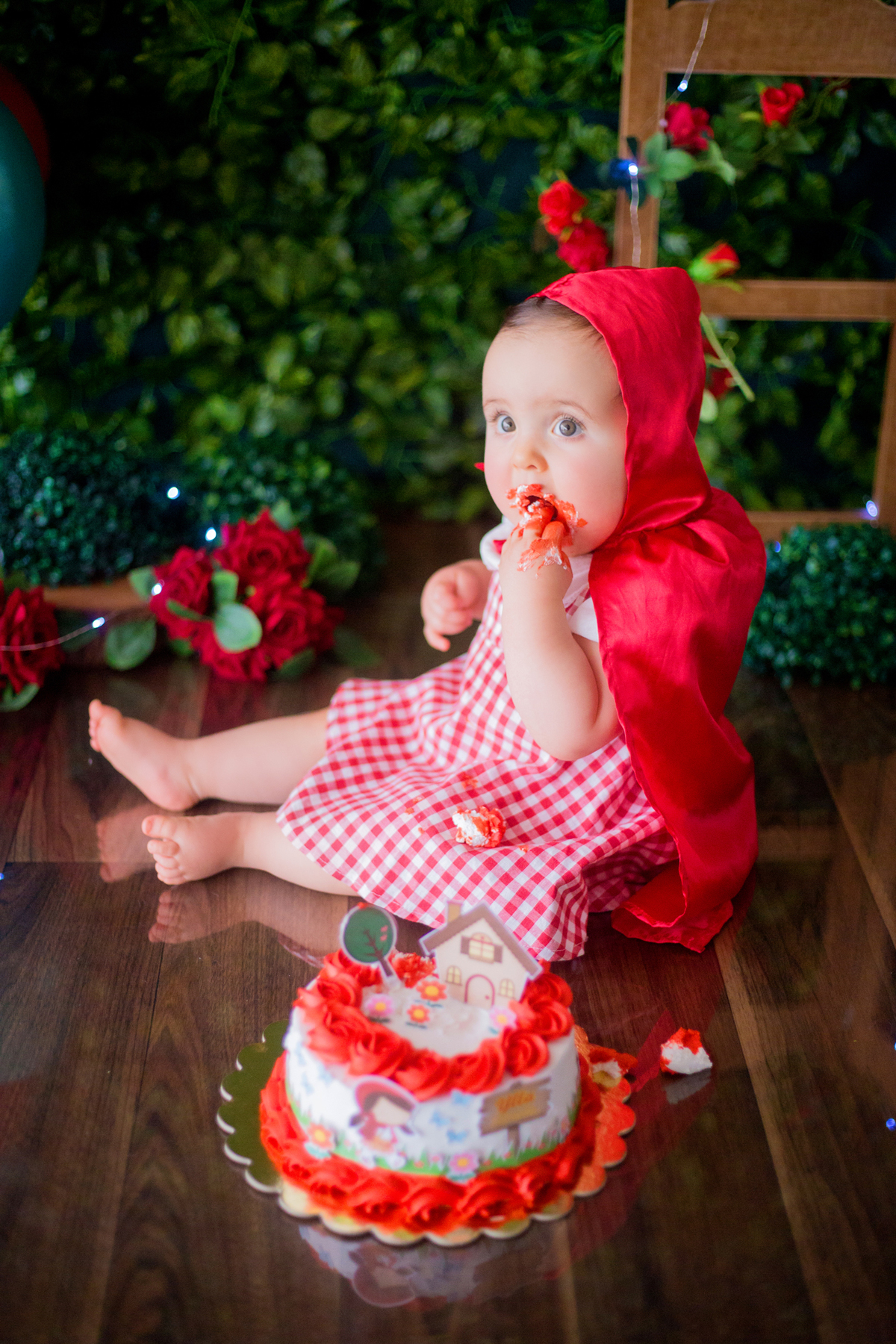 acompanhamento mensal de bebe caxias do sul figurino cenario tematico  personagem foto infantil serra gaucha fotografia familia mundo azul rosa ensaio fotografico crianca newborn baby menino menina smash the cake esmague o bolo banheira chapéuzinho vermel