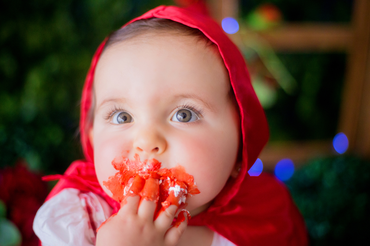 acompanhamento mensal de bebe caxias do sul figurino cenario tematico  personagem foto infantil serra gaucha fotografia familia mundo azul rosa ensaio fotografico crianca newborn baby menino menina smash the cake esmague o bolo banheira chapéuzinho vermel