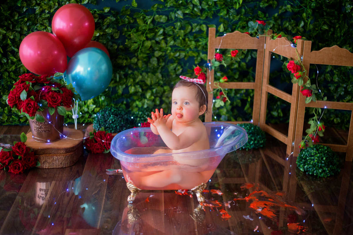 acompanhamento mensal de bebe caxias do sul figurino cenario tematico  personagem foto infantil serra gaucha fotografia familia mundo azul rosa ensaio fotografico crianca newborn baby menino menina smash the cake esmague o bolo banheira chapéuzinho vermel
