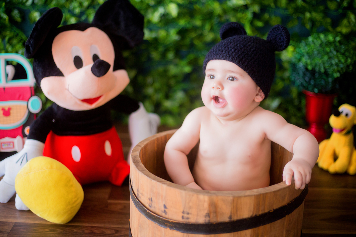 acompanhamento mensal de bebe caxias do sul figurino cenario tematico  personagem foto infantil serra gaucha fotografia familia mundo azul rosa ensaio fotografico crianca newborn baby menino menina smash the cake esmague o bolo banheira mickey disney