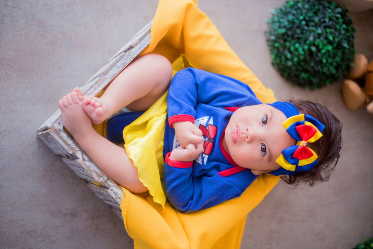 acompanhamento mensal de bebe caxias do sul figurino cenario tematico  personagem foto infantil serra gaucha fotografia familia mundo azul rosa ensaio fotografico crianca newborn baby menino menina smash the cake esmague o bolo banheira branca de neve
