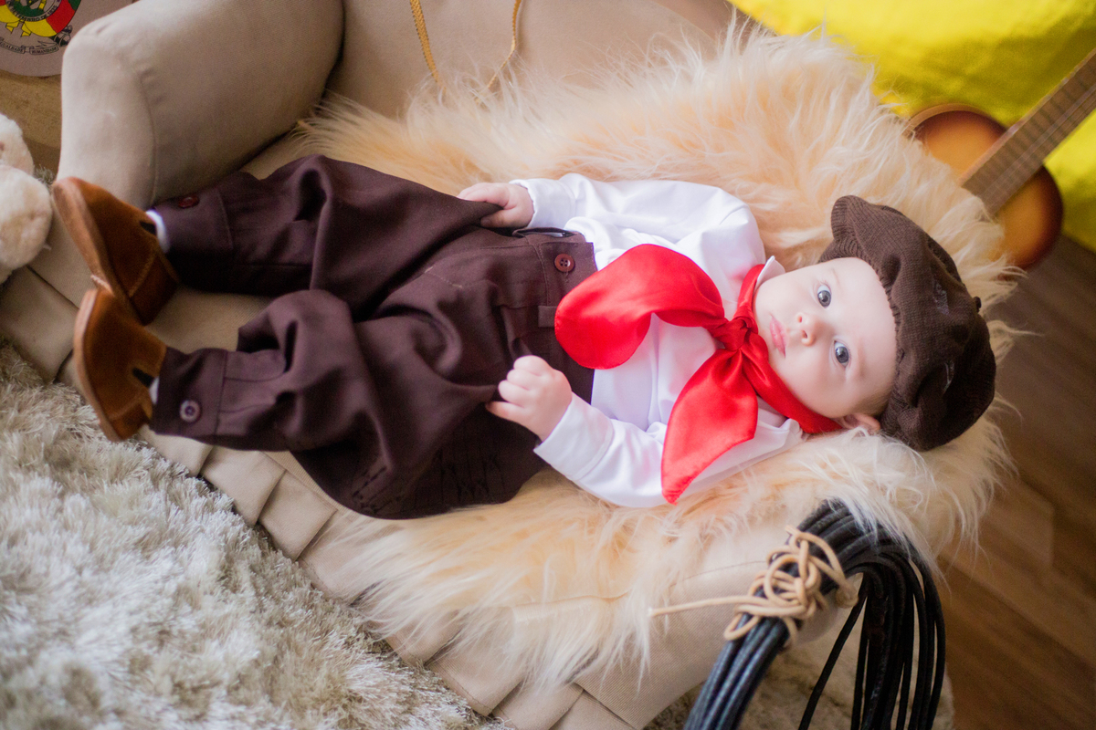 acompanhamento mensal de bebe caxias do sul figurino cenario tematico  personagem foto infantil serra gaucha fotografia familia mundo azul rosa ensaio fotografico crianca newborn baby menino menina smash the cake esmague o bolo banheira branca de neve
