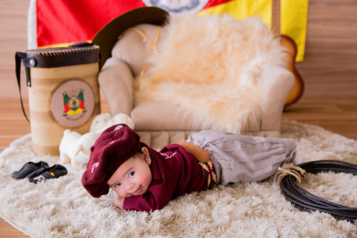 acompanhamento mensal de bebe caxias do sul figurino cenario tematico  personagem foto infantil serra gaucha fotografia familia mundo azul rosa ensaio fotografico crianca newborn baby menino menina smash the cake esmague o bolo banheira gaucho