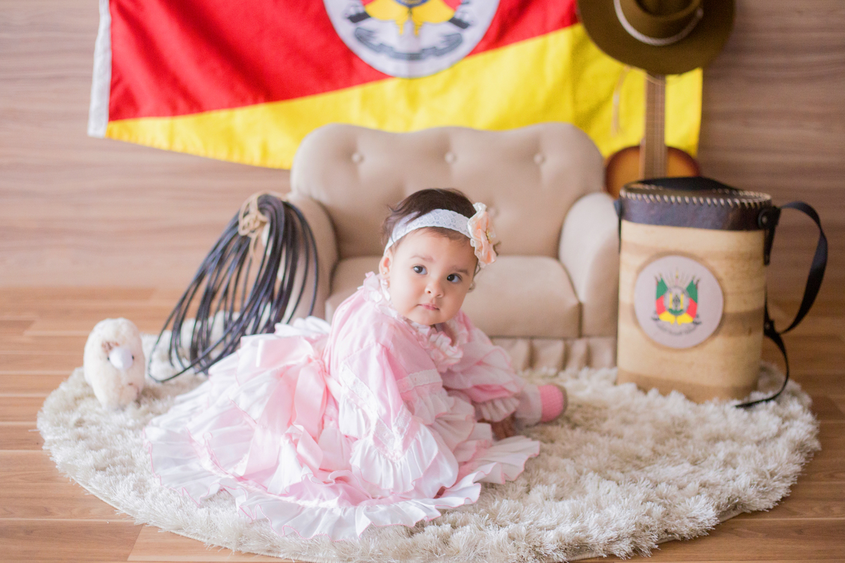 acompanhamento mensal de bebe caxias do sul figurino cenario tematico  personagem foto infantil serra gaucha fotografia familia mundo azul rosa ensaio fotografico crianca newborn baby menino menina smash the cake esmague o bolo banheira gaucho