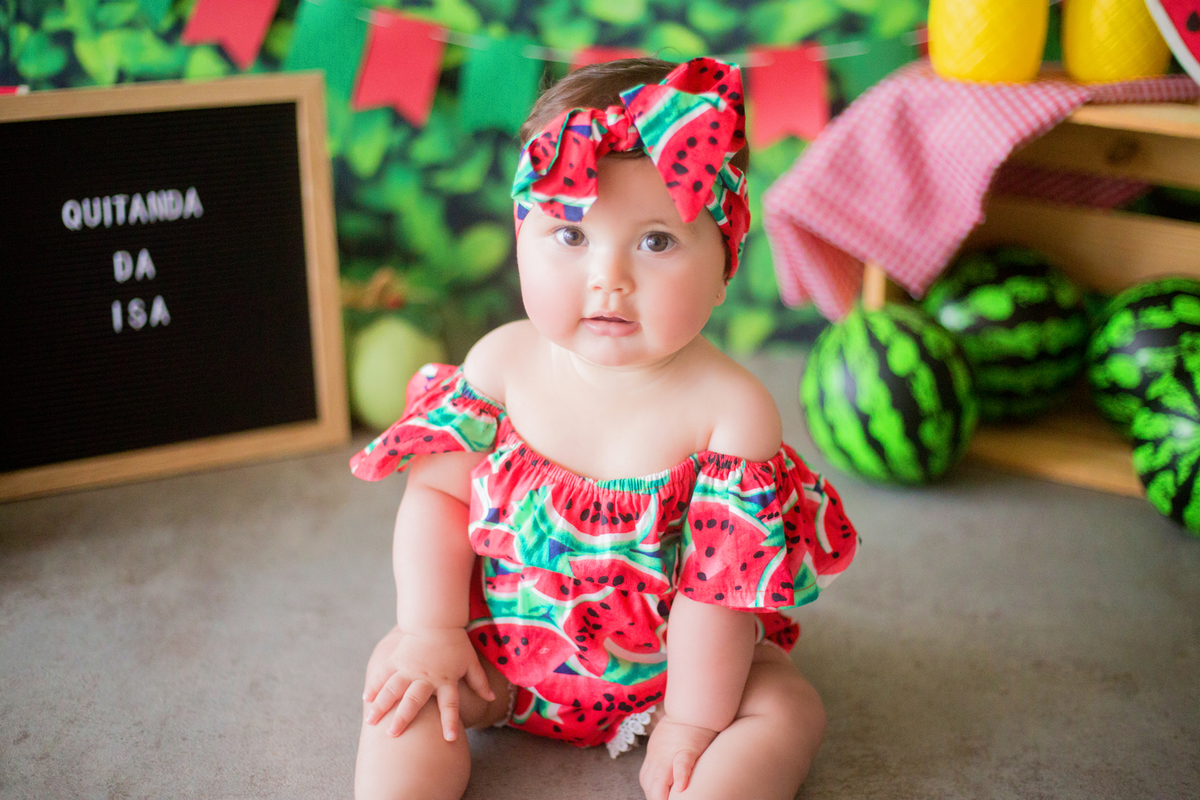 acompanhamento mensal de bebe caxias do sul figurino cenario tematico  personagem foto infantil serra gaucha fotografia familia mundo azul rosa ensaio fotografico crianca newborn baby menino menina smash the cake esmague o bolo banheira melancia