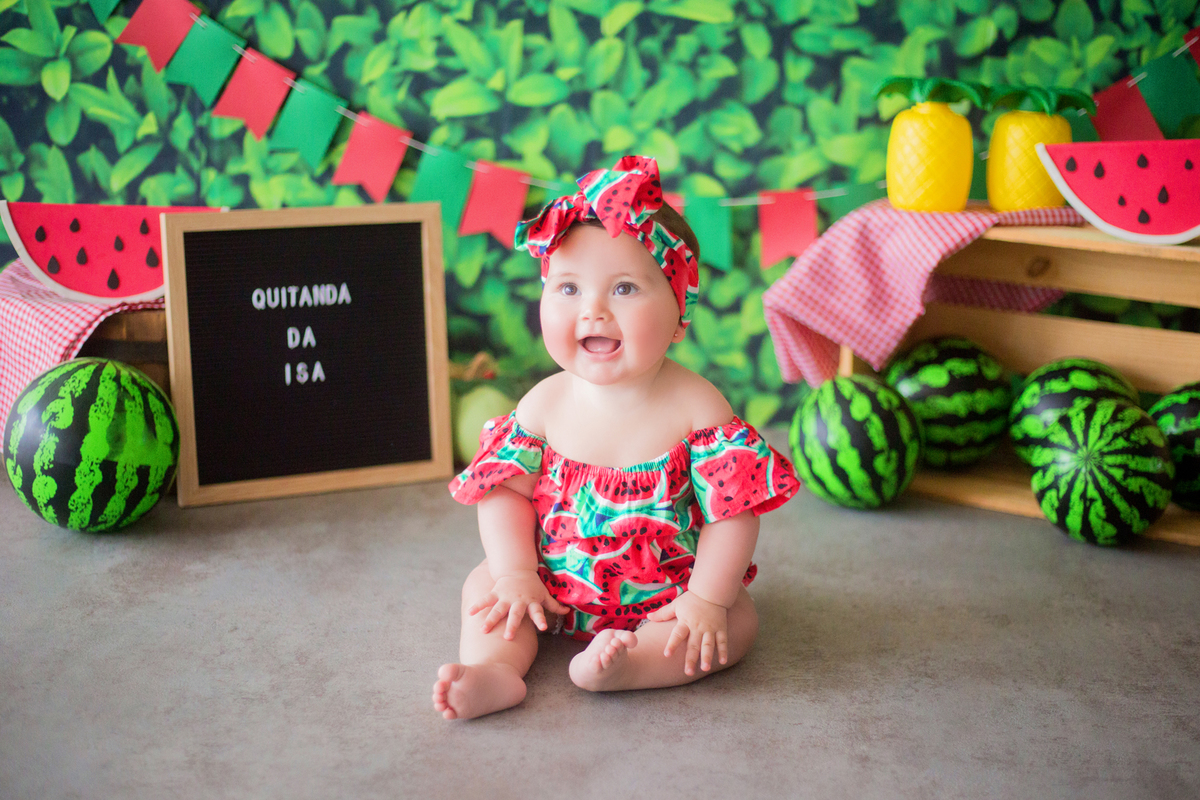 acompanhamento mensal de bebe caxias do sul figurino cenario tematico  personagem foto infantil serra gaucha fotografia familia mundo azul rosa ensaio fotografico crianca newborn baby menino menina smash the cake esmague o bolo banheira melancia