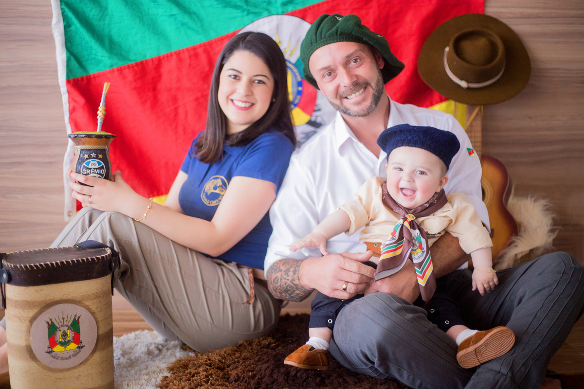 acompanhamento mensal de bebe caxias do sul figurino cenario tematico  personagem foto infantil serra gaucha fotografia familia mundo azul rosa ensaio fotografico crianca newborn baby menino menina smash the cake esmague o bolo banheira gaucho