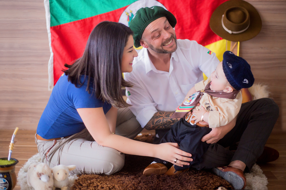 acompanhamento mensal de bebe caxias do sul figurino cenario tematico  personagem foto infantil serra gaucha fotografia familia mundo azul rosa ensaio fotografico crianca newborn baby menino menina smash the cake esmague o bolo banheira gaucho
