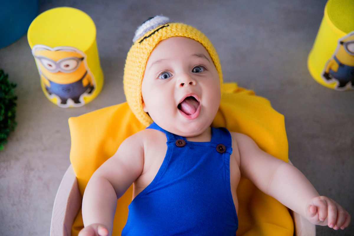 acompanhamento mensal de bebe caxias do sul figurino cenario tematico  personagem foto infantil serra gaucha fotografia familia mundo azul rosa ensaio fotografico crianca newborn baby menino menina smash the cake esmague o bolo banheira minions