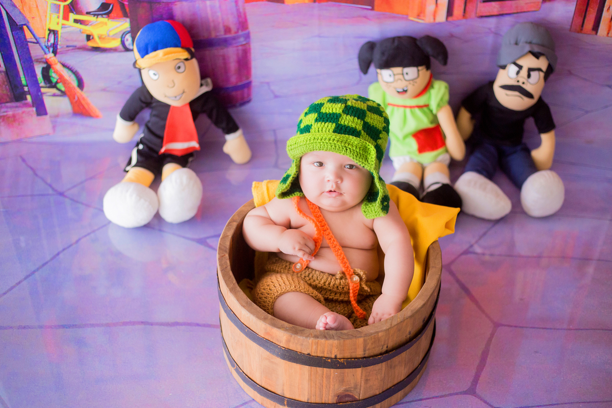 acompanhamento mensal de bebe caxias do sul figurino cenario tematico  personagem foto infantil serra gaucha fotografia familia mundo azul rosa ensaio fotografico crianca newborn baby menino menina smash the cake esmague o bolo banheira chaves
