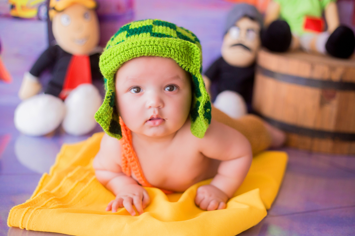 acompanhamento mensal de bebe caxias do sul figurino cenario tematico  personagem foto infantil serra gaucha fotografia familia mundo azul rosa ensaio fotografico crianca newborn baby menino menina smash the cake esmague o bolo banheira chaves