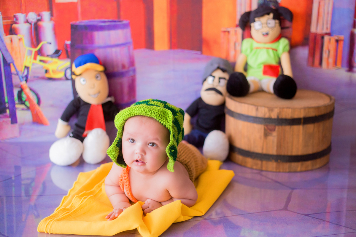acompanhamento mensal de bebe caxias do sul figurino cenario tematico  personagem foto infantil serra gaucha fotografia familia mundo azul rosa ensaio fotografico crianca newborn baby menino menina smash the cake esmague o bolo banheira chaves