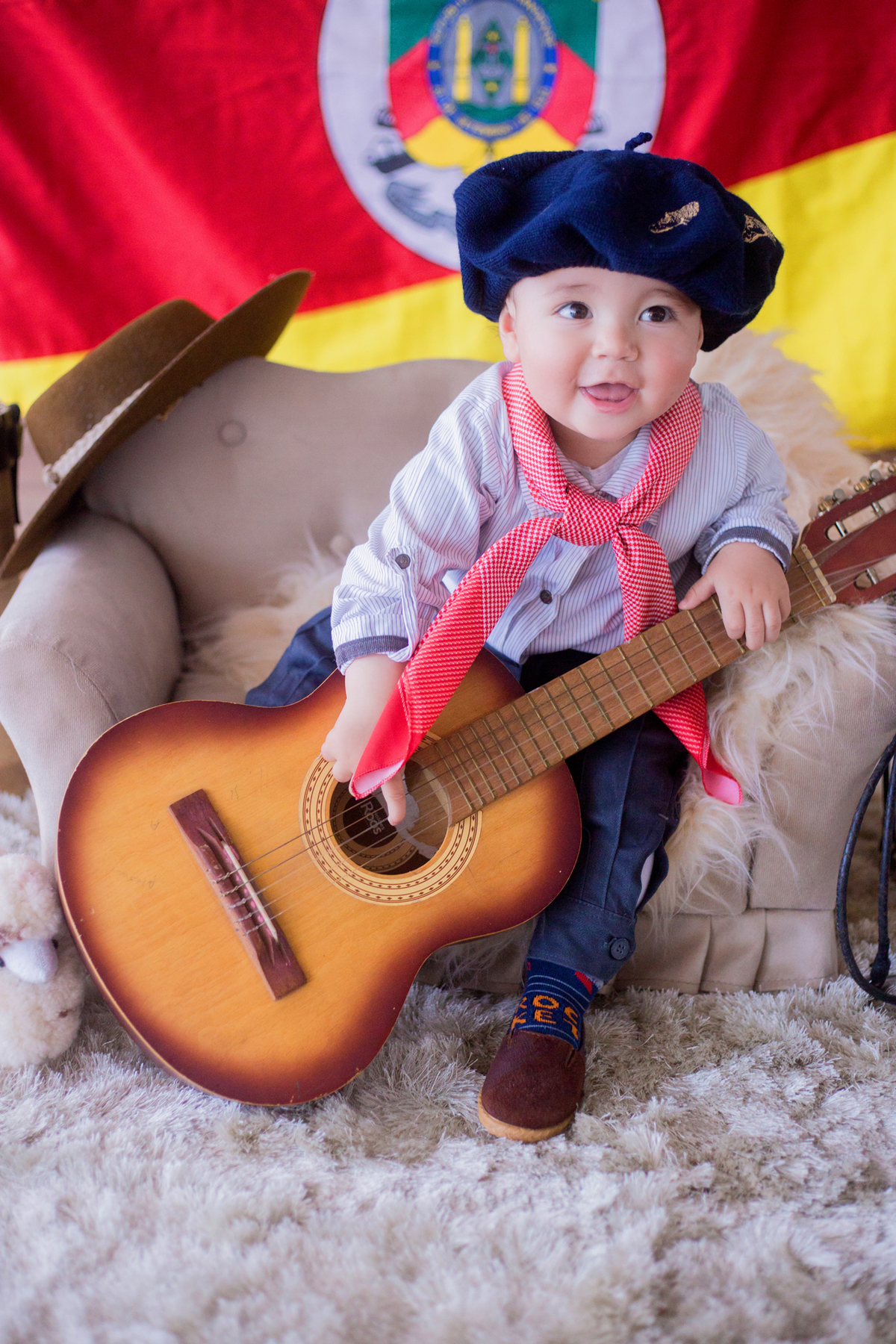 acompanhamento mensal de bebe caxias do sul figurino cenario tematico  personagem foto infantil serra gaucha fotografia familia mundo azul rosa ensaio fotografico crianca newborn baby menino menina smash the cake esmague o bolo banheira chaves