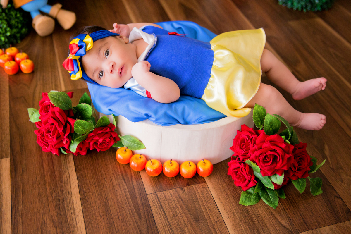 acompanhamento mensal de bebe caxias do sul figurino cenario tematico  personagem foto infantil serra gaucha fotografia familia mundo azul rosa ensaio fotografico crianca newborn baby menino menina smash the cake esmague o bolo banheira branca de neve