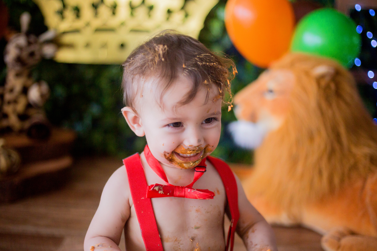 acompanhamento mensal de bebe caxias do sul figurino cenario tematico  personagem foto infantil serra gaucha fotografia familia mundo azul rosa ensaio fotografico crianca newborn baby menino menina smash the cake esmague o bolo banheira rei arthur
