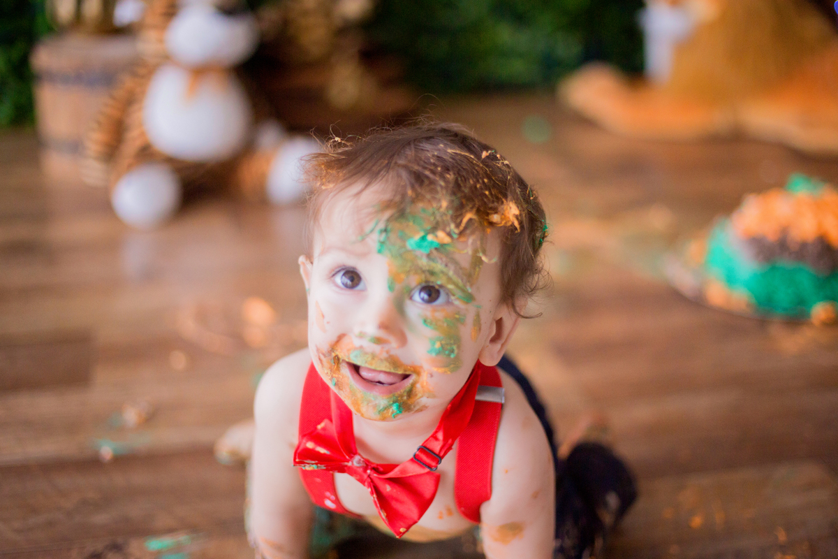 acompanhamento mensal de bebe caxias do sul figurino cenario tematico  personagem foto infantil serra gaucha fotografia familia mundo azul rosa ensaio fotografico crianca newborn baby menino menina smash the cake esmague o bolo banheira rei arthur