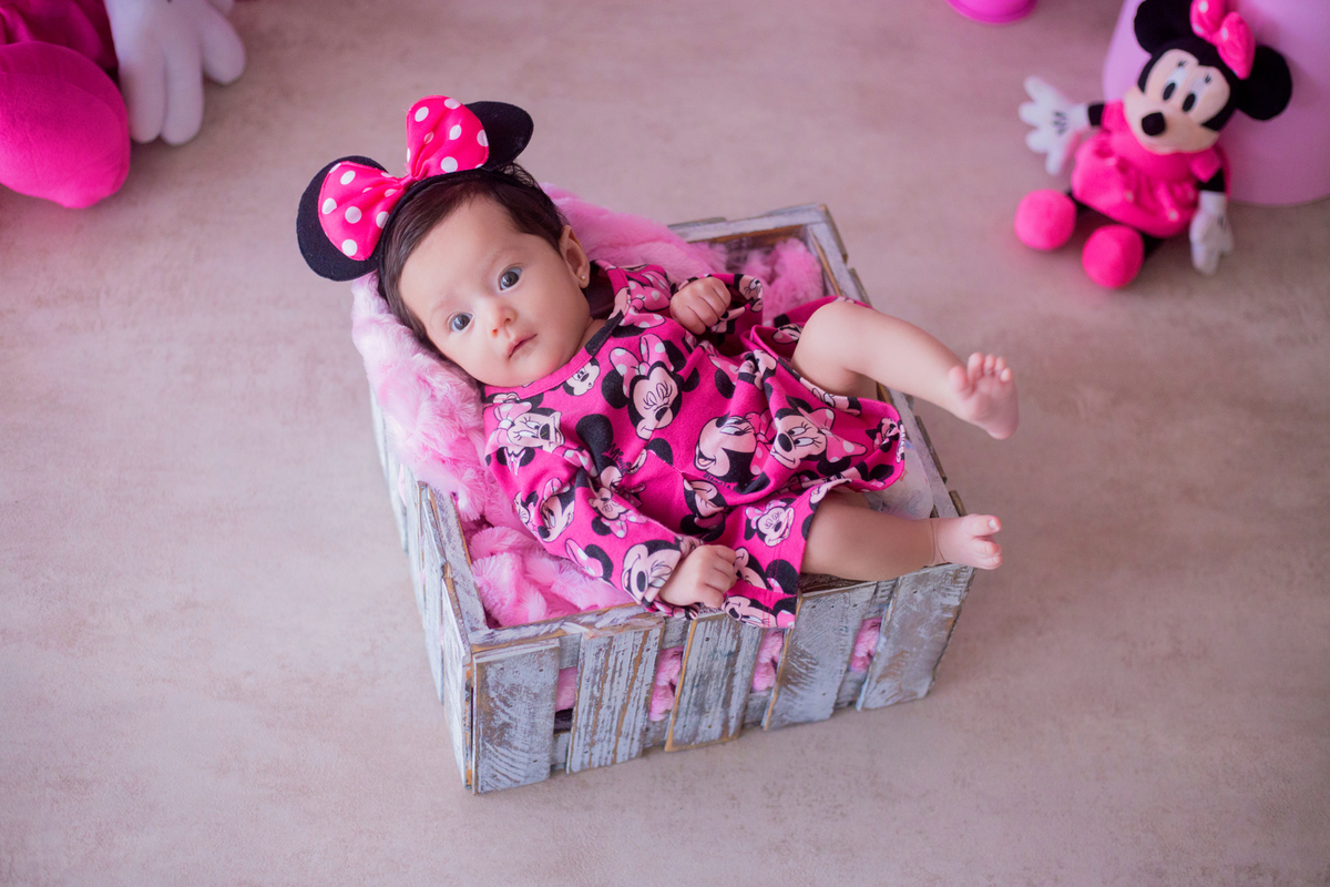 acompanhamento mensal de bebe caxias do sul figurino cenario tematico  personagem foto infantil serra gaucha fotografia familia mundo azul rosa ensaio fotografico crianca newborn baby menino menina smash the cake esmague o bolo banheira minnie rosa