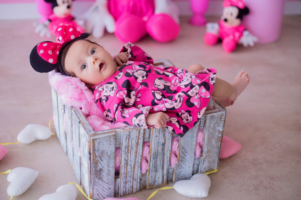 acompanhamento mensal de bebe caxias do sul figurino cenario tematico  personagem foto infantil serra gaucha fotografia familia mundo azul rosa ensaio fotografico crianca newborn baby menino menina smash the cake esmague o bolo banheira minnie rosa