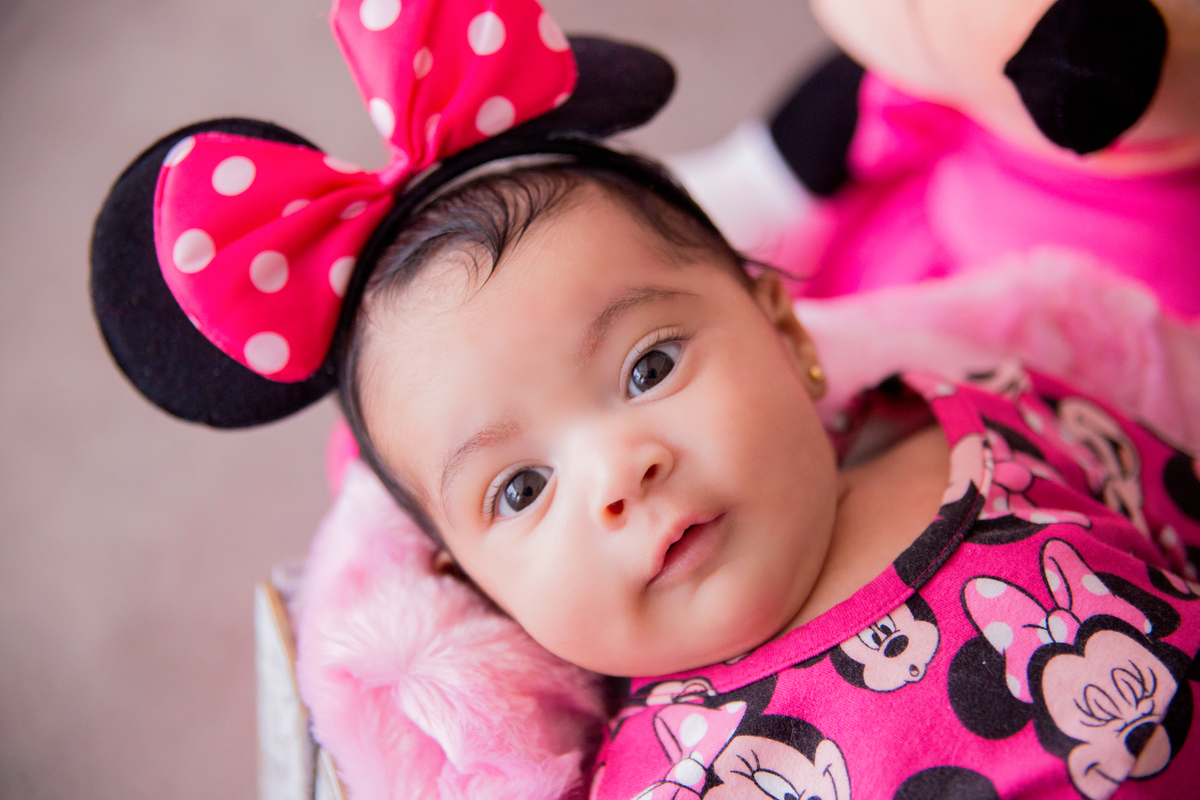 acompanhamento mensal de bebe caxias do sul figurino cenario tematico  personagem foto infantil serra gaucha fotografia familia mundo azul rosa ensaio fotografico crianca newborn baby menino menina smash the cake esmague o bolo banheira minnie rosa