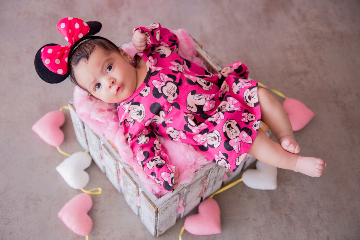 acompanhamento mensal de bebe caxias do sul figurino cenario tematico  personagem foto infantil serra gaucha fotografia familia mundo azul rosa ensaio fotografico crianca newborn baby menino menina smash the cake esmague o bolo banheira minnie rosa