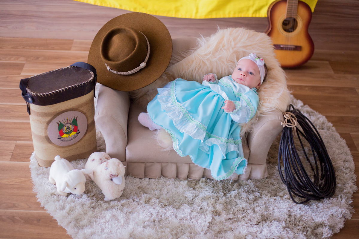 acompanhamento mensal de bebe caxias do sul figurino cenario tematico  personagem foto infantil serra gaucha fotografia familia mundo azul rosa ensaio fotografico crianca newborn baby menino menina smash the cake esmague o bolo banheira urso