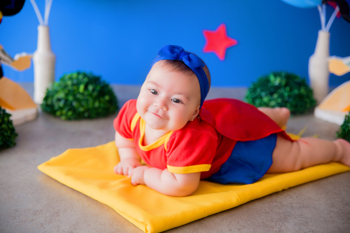 acompanhamento mensal de bebe caxias do sul figurino cenario tematico  personagem foto infantil serra gaucha fotografia familia mundo azul rosa ensaio fotografico crianca newborn baby menino menina smash the cake esmague o bolo banheira urso