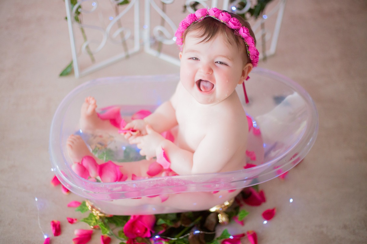 acompanhamento mensal de bebe caxias do sul figurino cenario tematico  personagem foto infantil serra gaucha fotografia familia mundo azul rosa ensaio fotografico crianca newborn baby menino menina smash the cake esmague o bolo banheira urso